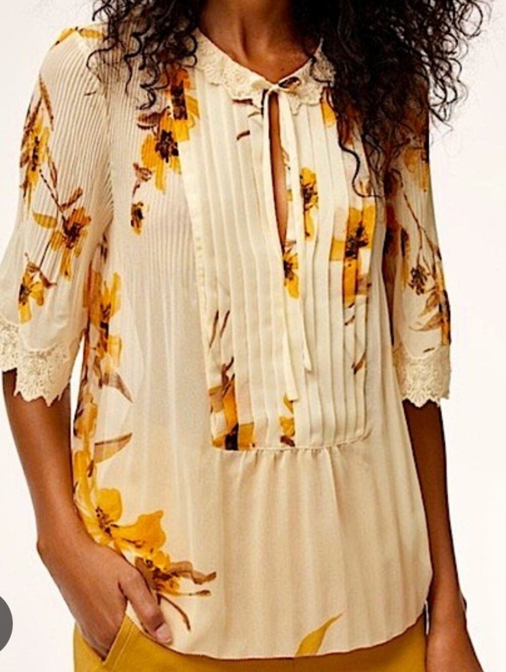 Aritzia Wilfred Pleated Lace Floral Blouse / M